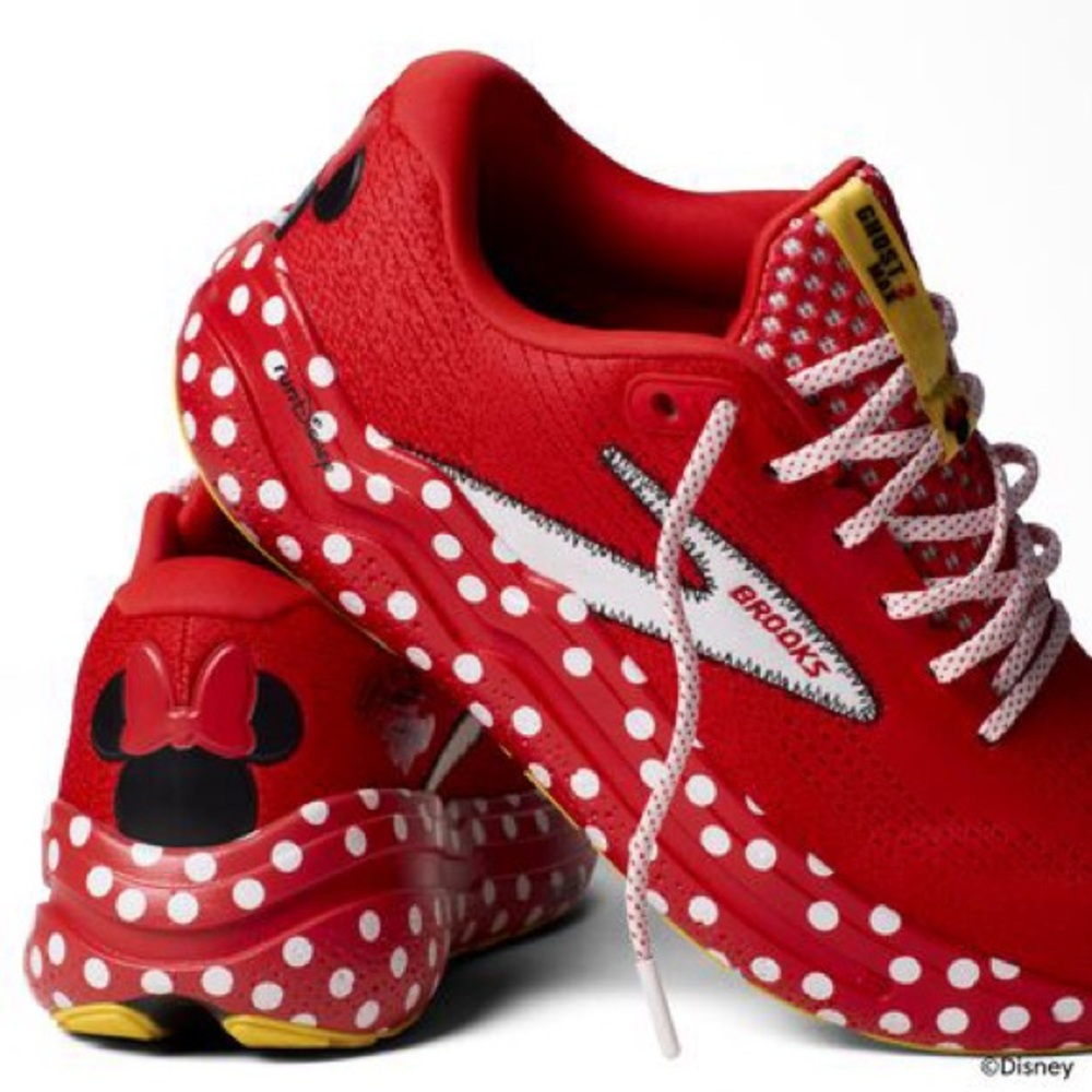 NWT Brooks Running - Women’s Ghost Max 2 Minnie Mouse Run & Walk Shoe - Size: 8